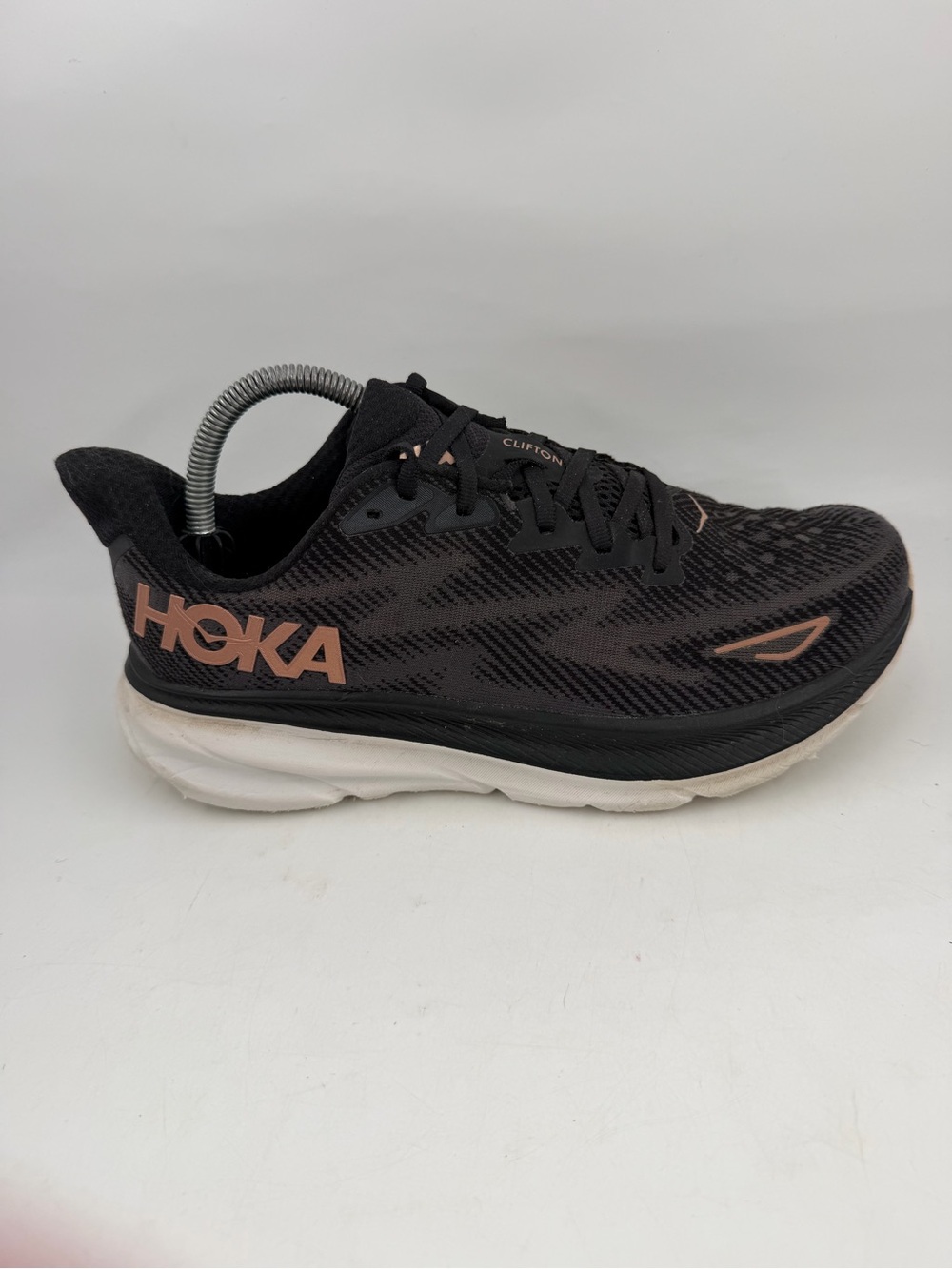Hoka One One Women’s Clifton 9 -SZ 9 B- Black Copper Low Top Running Shoes